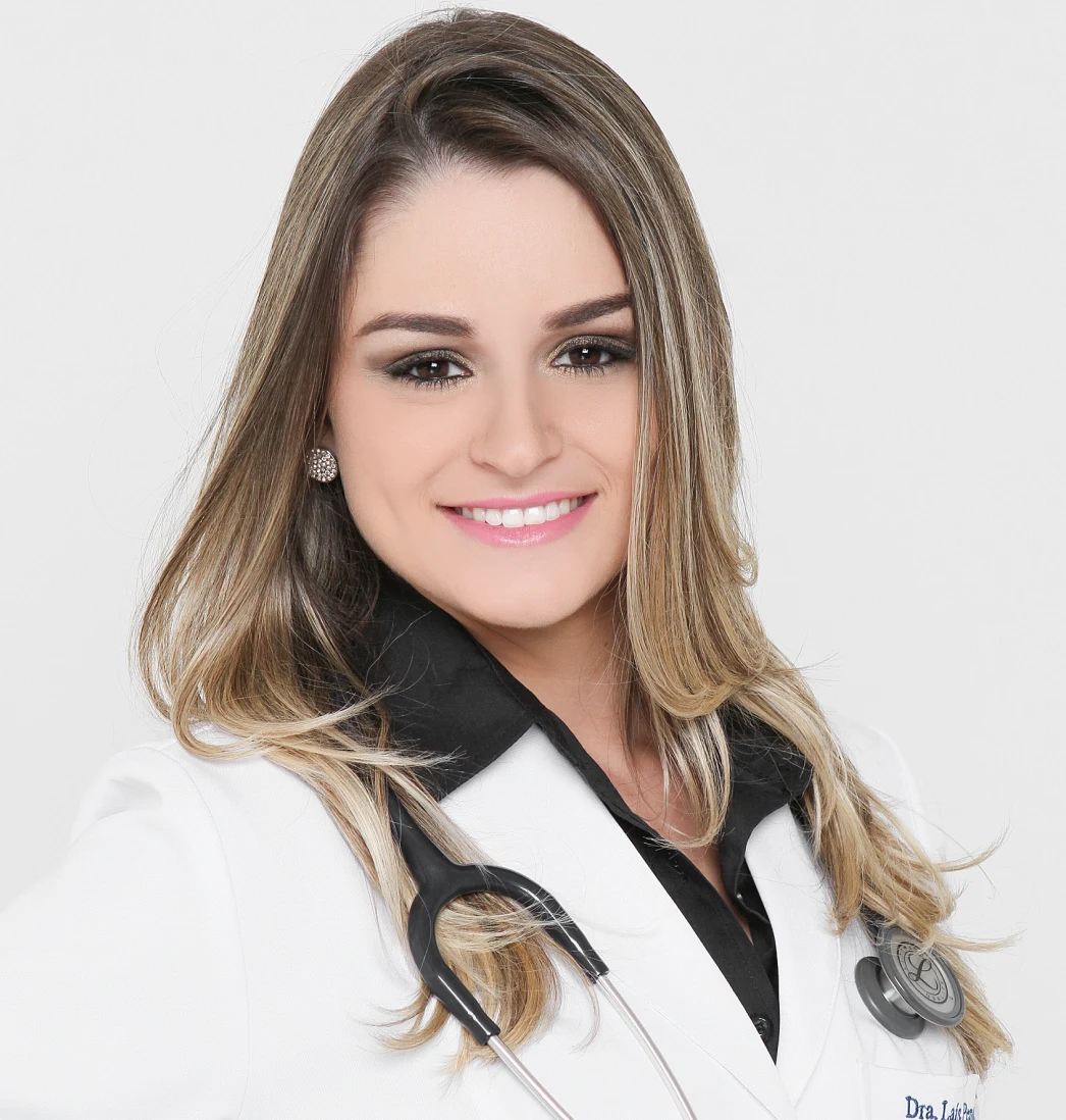Dra. Lais Penedo, dermatologista e docente da Bravo Academy